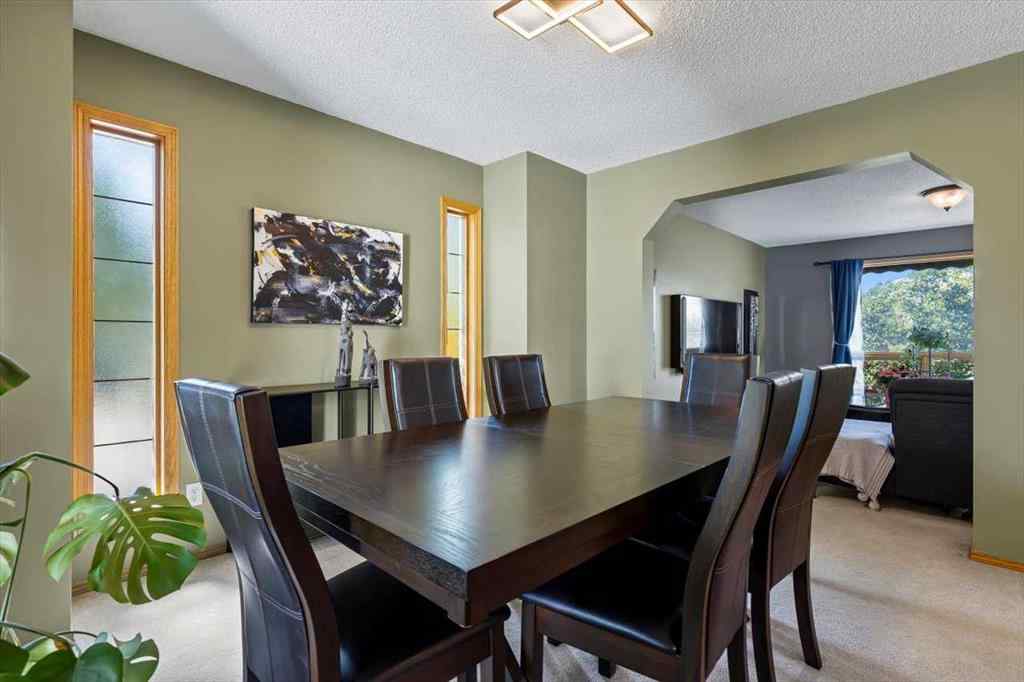 MLS® A2258869 - 10 Douglas Glen Crescent SE in Douglasdale/Glen Calgary, Residential