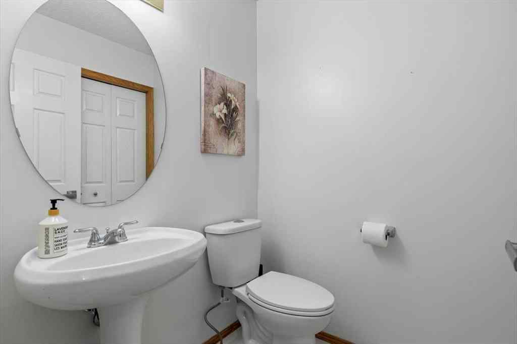 MLS® A2258869 - 10 Douglas Glen Crescent SE in Douglasdale/Glen Calgary, Residential