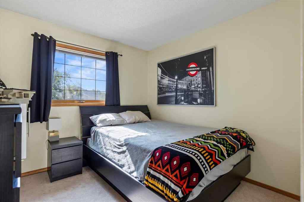 MLS® A2258869 - 10 Douglas Glen Crescent SE in Douglasdale/Glen Calgary, Residential