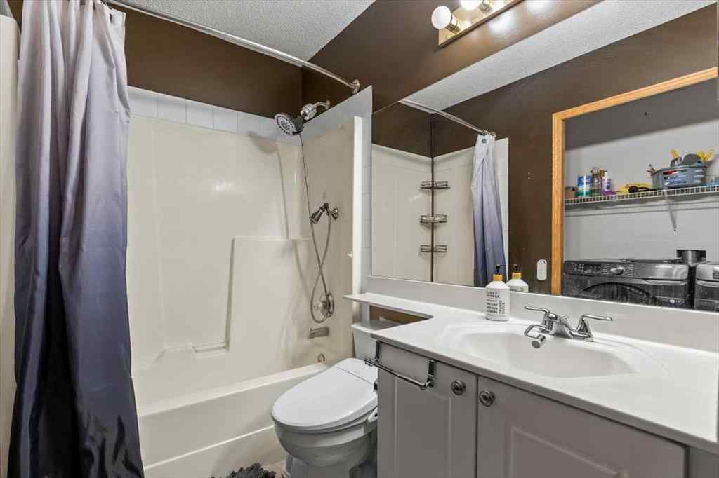 MLS® A2258869 - 10 Douglas Glen Crescent SE in Douglasdale/Glen Calgary, Residential