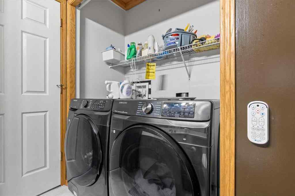 MLS® A2258869 - 10 Douglas Glen Crescent SE in Douglasdale/Glen Calgary, Residential