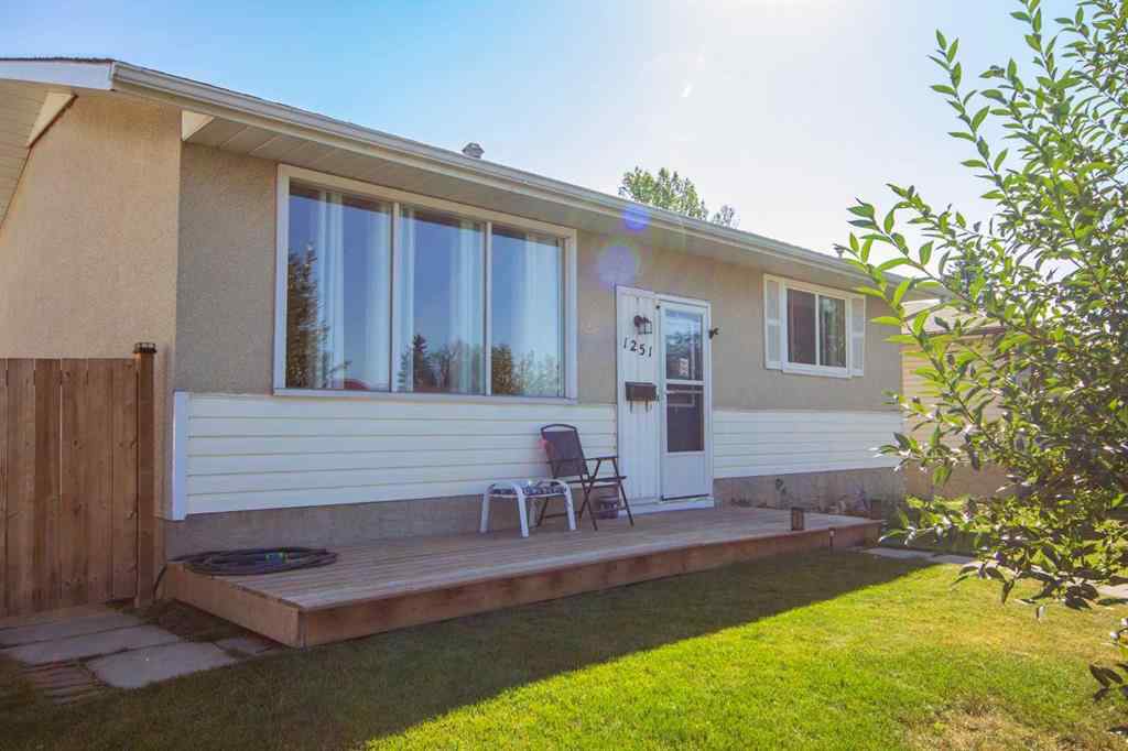 MLS® A2258870 - 1251 Penedo Crescent SE in Penbrooke Meadows Calgary, Residential