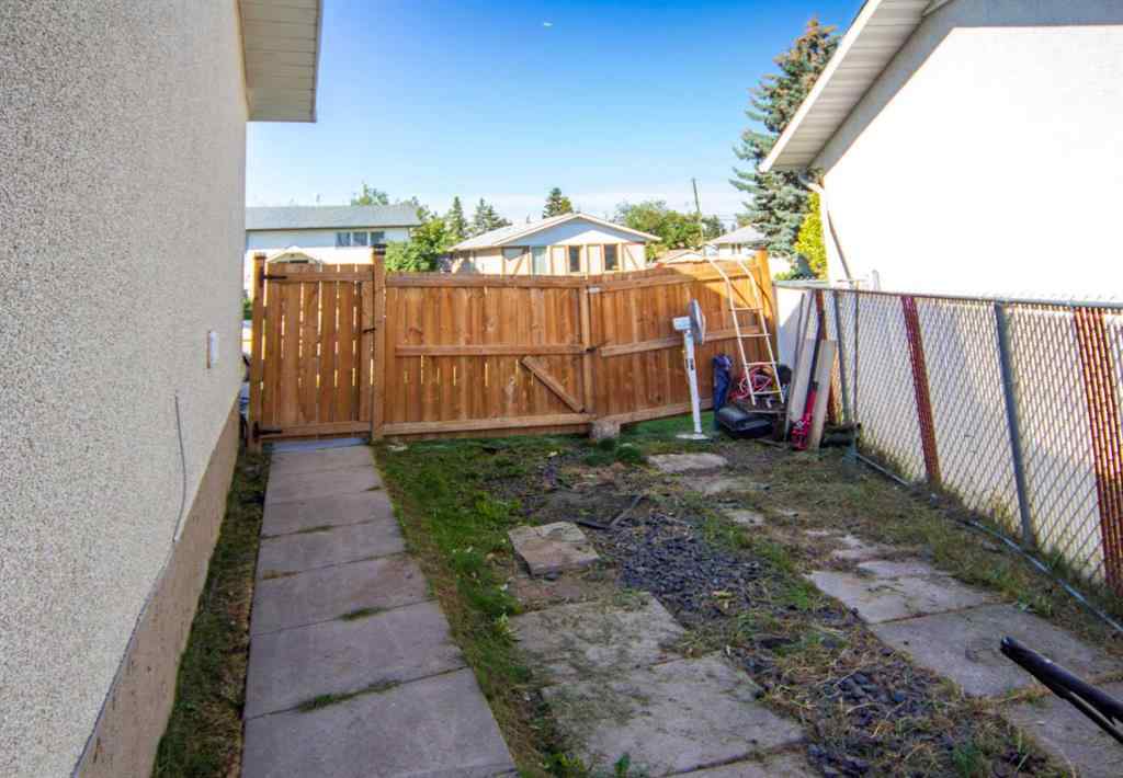 MLS® A2258870 - 1251 Penedo Crescent SE in Penbrooke Meadows Calgary, Residential