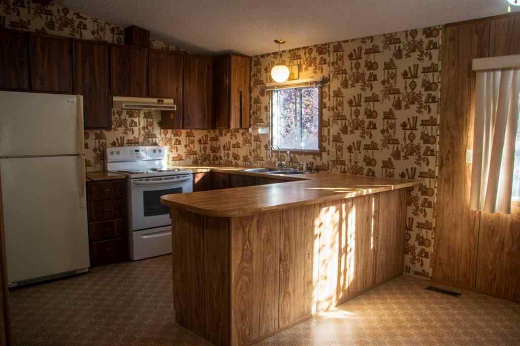 MLS® A2258880 - 320 4 Street NW in NONE Sundre, Residential