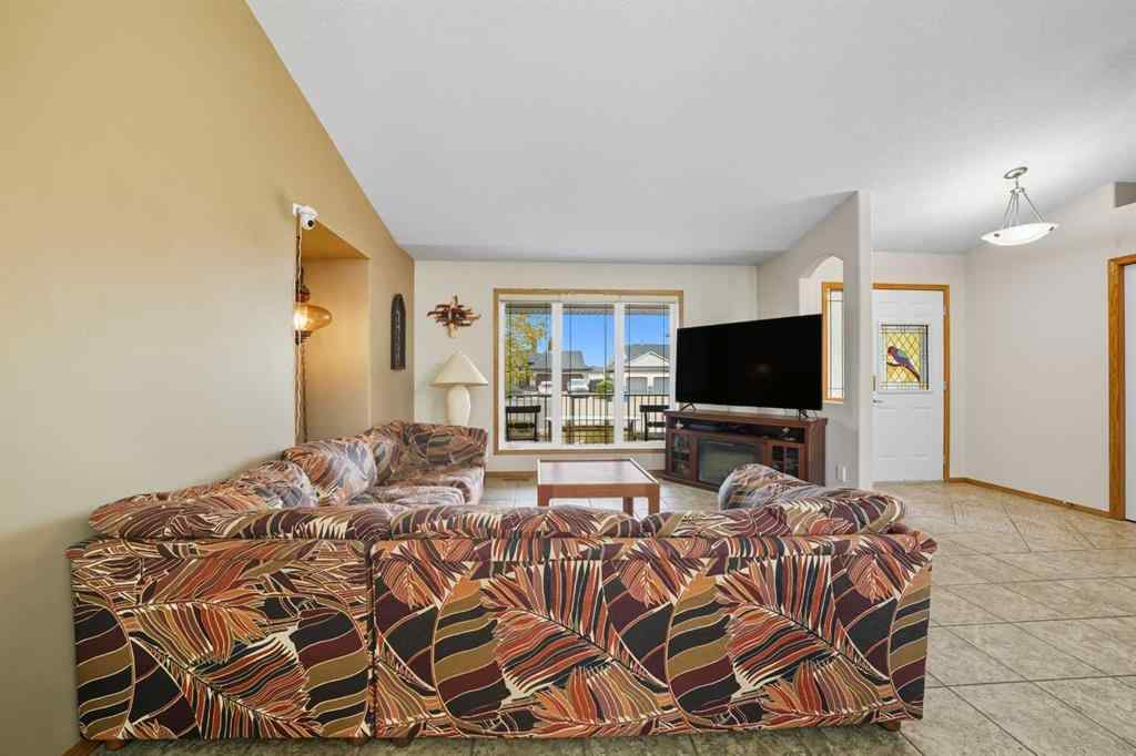 MLS® A2258882 - 5409 44A Street Close  in Westpark Meadows Innisfail, Residential