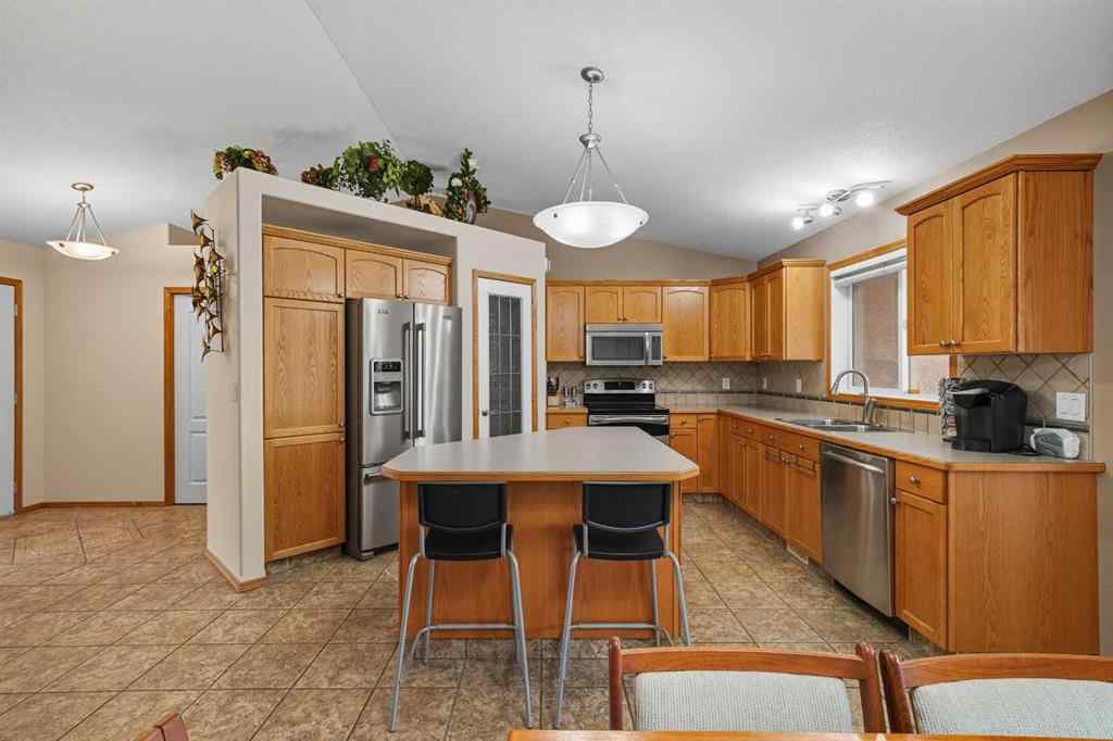 MLS® A2258882 - 5409 44A Street Close  in Westpark Meadows Innisfail, Residential