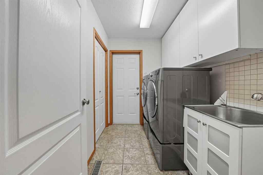 MLS® A2258882 - 5409 44A Street Close  in Westpark Meadows Innisfail, Residential