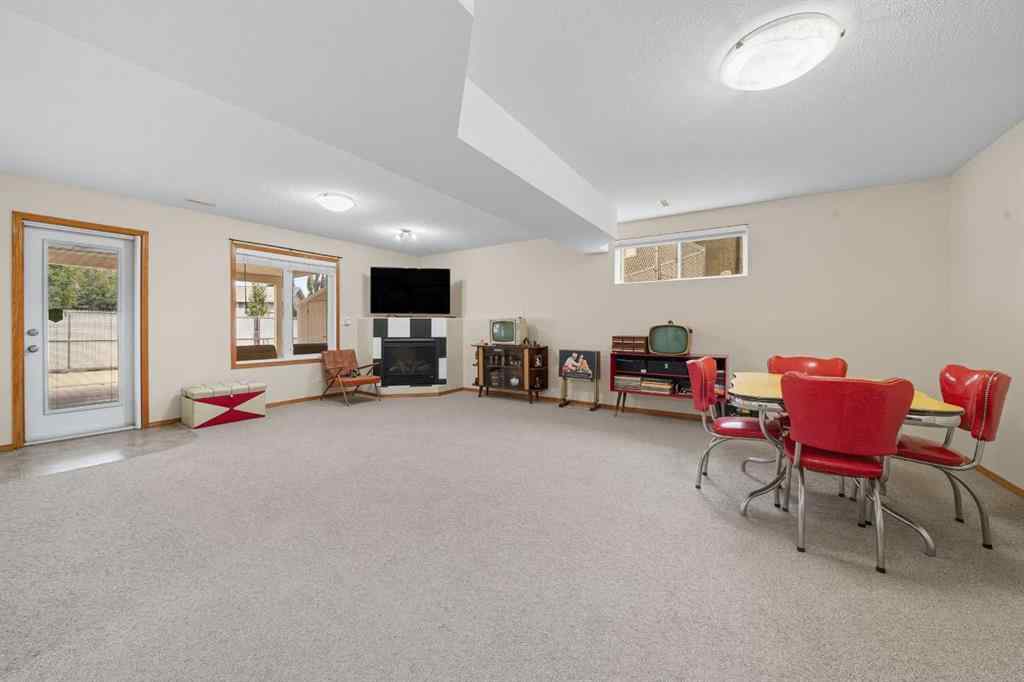 MLS® A2258882 - 5409 44A Street Close  in Westpark Meadows Innisfail, Residential