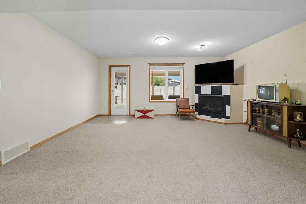 MLS® A2258882 - 5409 44A Street Close  in Westpark Meadows Innisfail, Residential