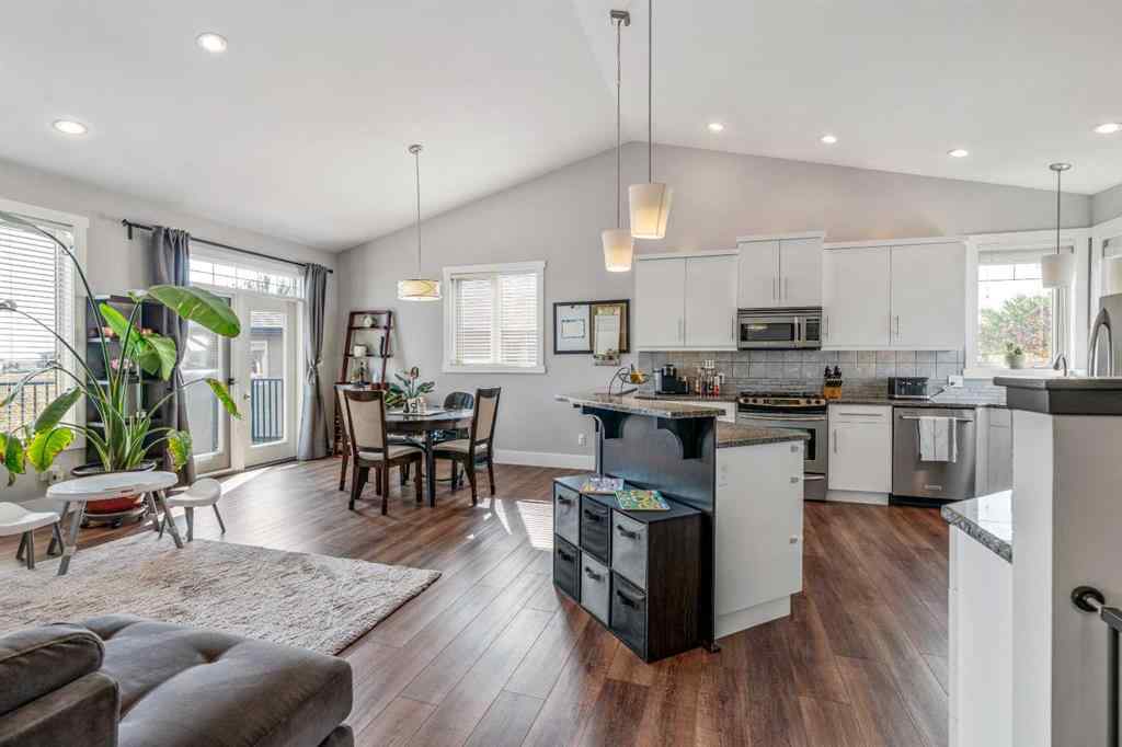 MLS® A2258883 - 3115 22 Street E in NONE Coaldale, Residential