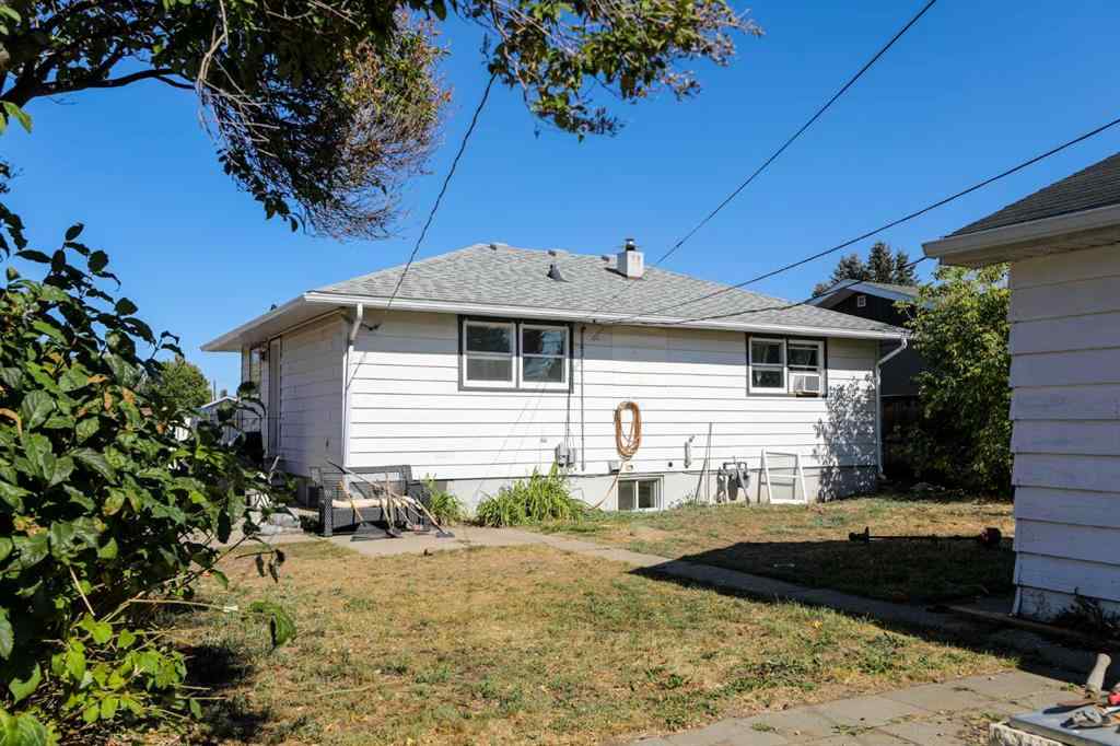 MLS® A2258889 - 2512 5A Avenue N in Majestic Place Lethbridge, Residential