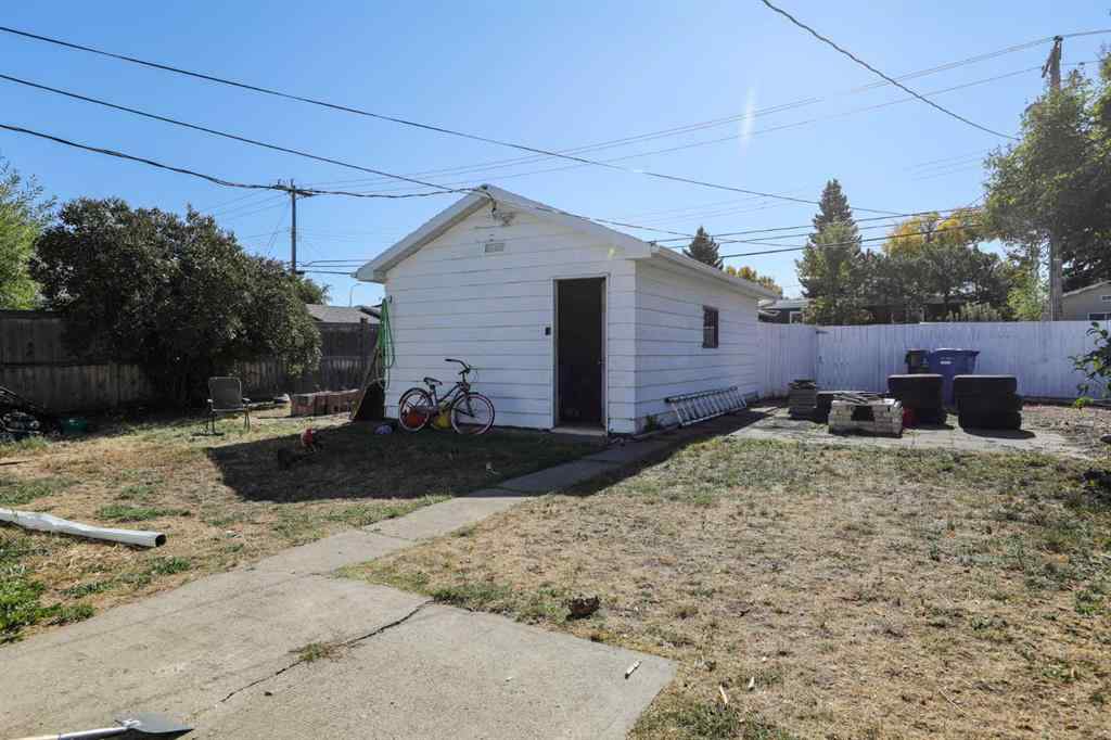 MLS® A2258889 - 2512 5A Avenue N in Majestic Place Lethbridge, Residential