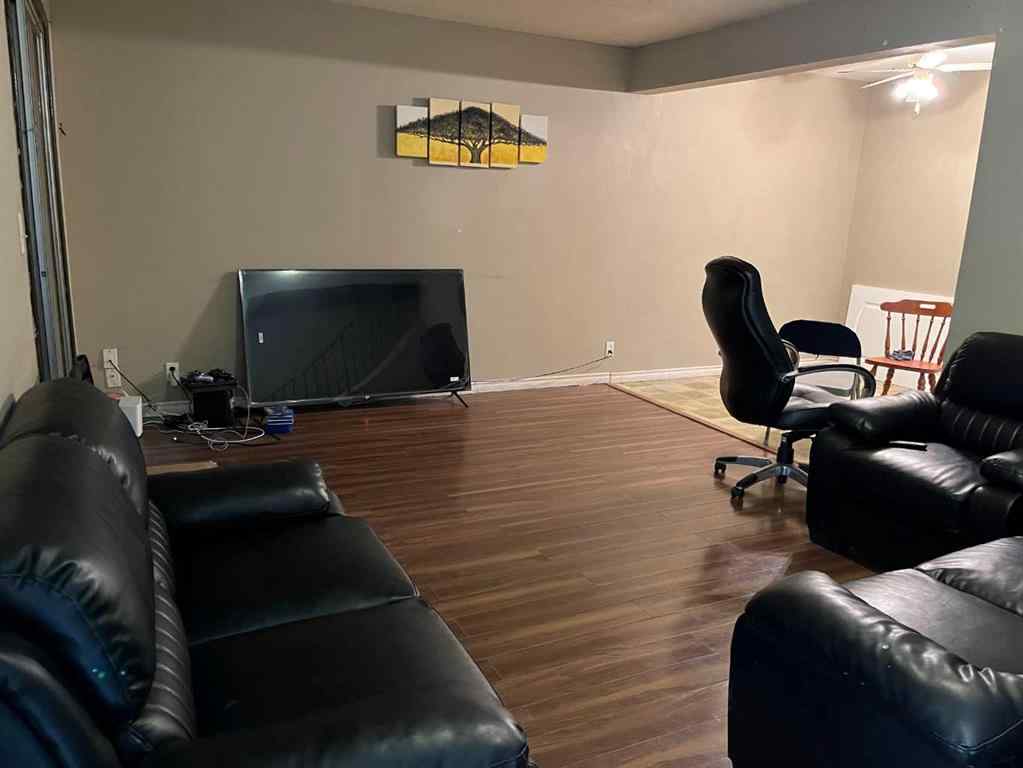 MLS® A2258892 - 4611 50 Street  in Parkvale Red Deer, Multi-Family