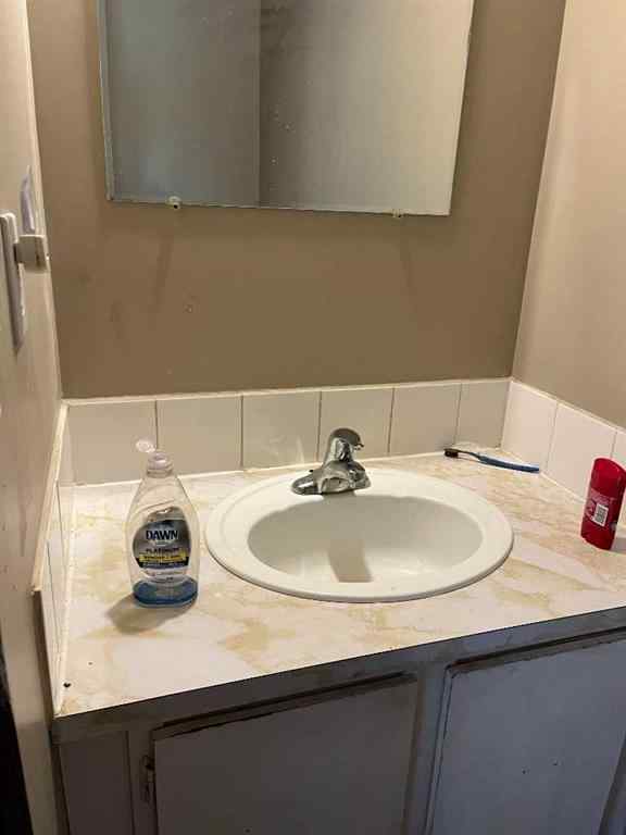 MLS® A2258892 - 4611 50 Street  in Parkvale Red Deer, Multi-Family