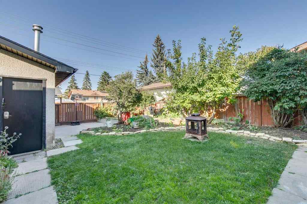 MLS® A2258898 - 448 Malvern Close NE in Marlborough Park Calgary, Residential