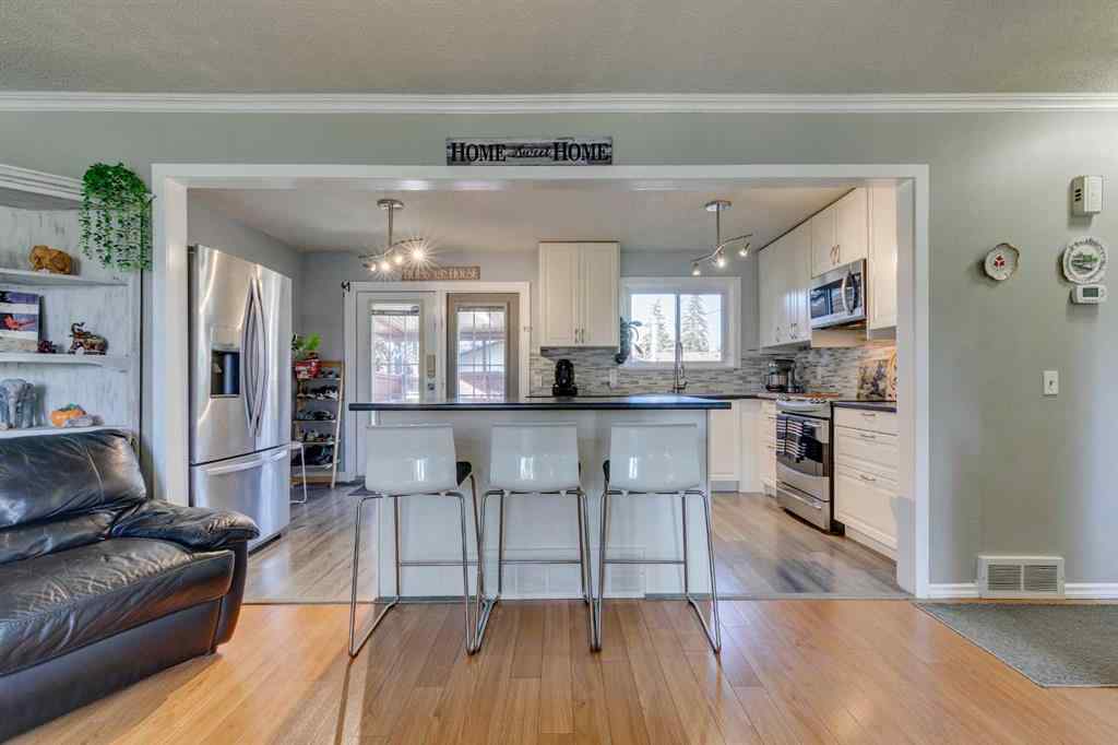 MLS® A2258898 - 448 Malvern Close NE in Marlborough Park Calgary, Residential