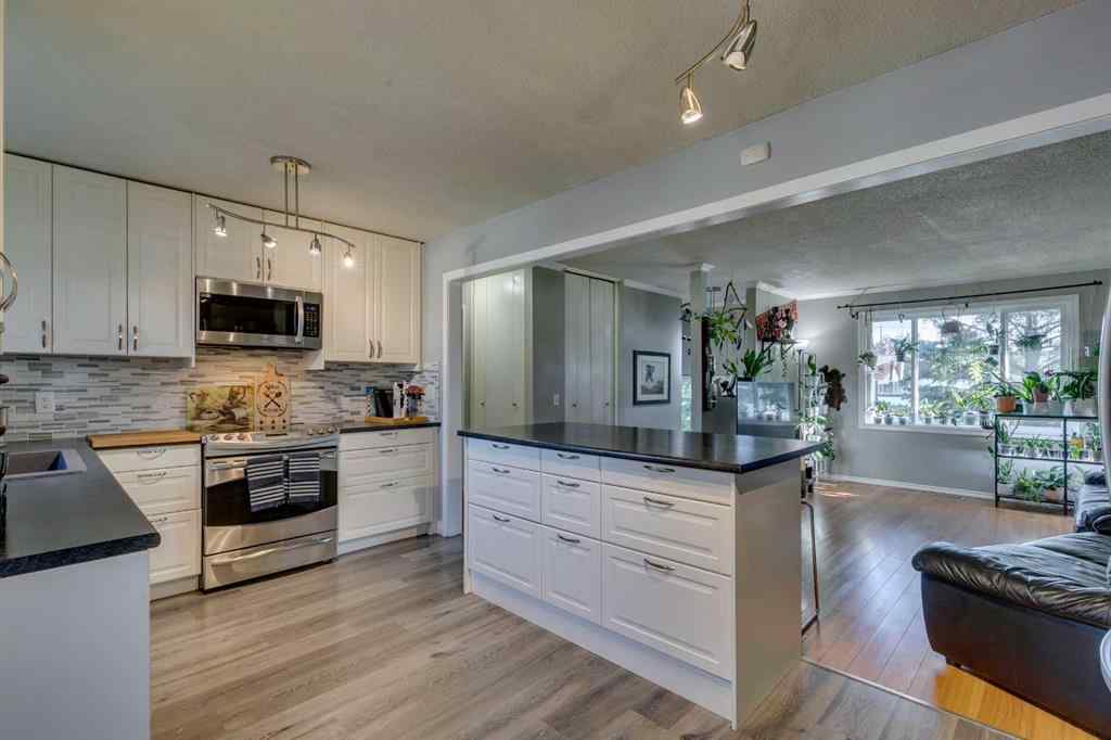 MLS® A2258898 - 448 Malvern Close NE in Marlborough Park Calgary, Residential