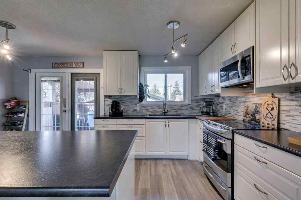 MLS® A2258898 - 448 Malvern Close NE in Marlborough Park Calgary, Residential