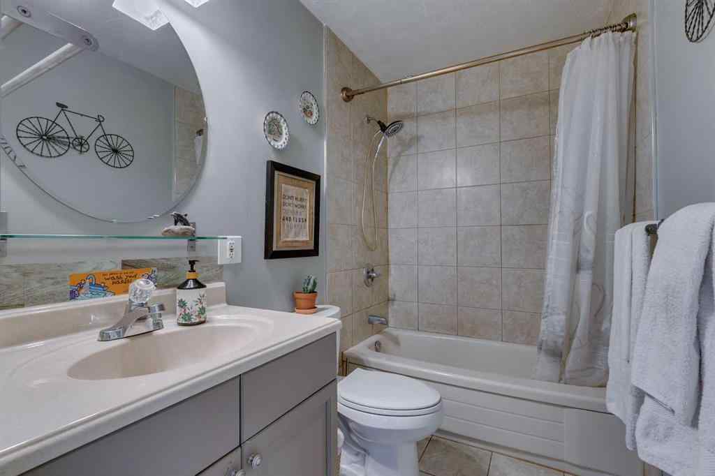 MLS® A2258898 - 448 Malvern Close NE in Marlborough Park Calgary, Residential