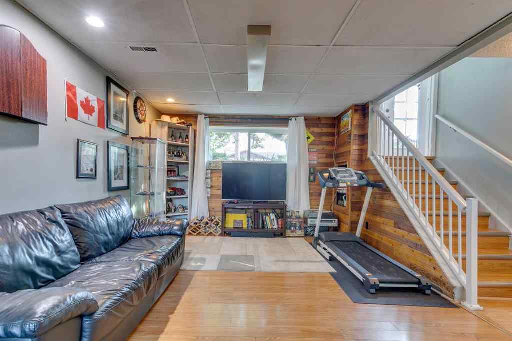 MLS® A2258898 - 448 Malvern Close NE in Marlborough Park Calgary, Residential