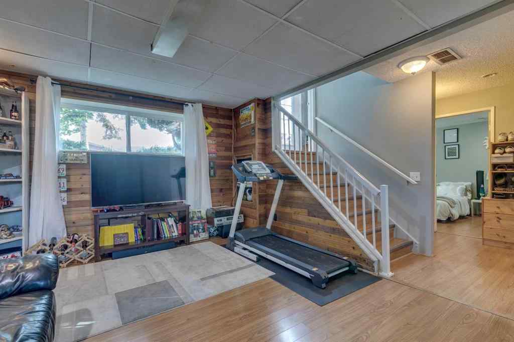 MLS® A2258898 - 448 Malvern Close NE in Marlborough Park Calgary, Residential