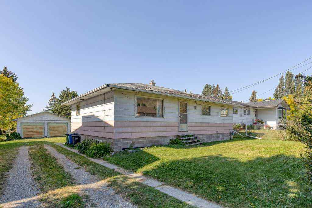 MLS® A2258907 - 217 Ross Avenue  in East End Cochrane, Residential
