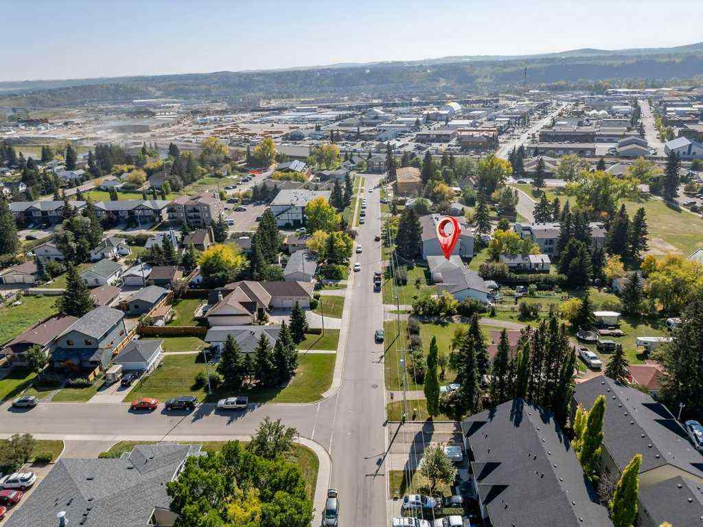 MLS® A2258907 - 217 Ross Avenue  in East End Cochrane, Residential