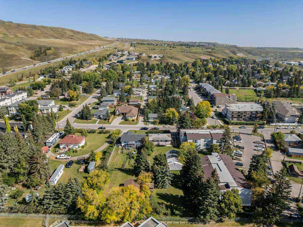 MLS® A2258907 - 217 Ross Avenue  in East End Cochrane, Residential