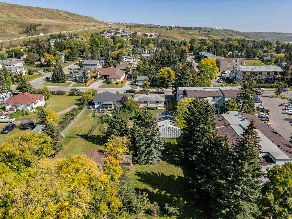 MLS® A2258907 - 217 Ross Avenue  in East End Cochrane, Residential