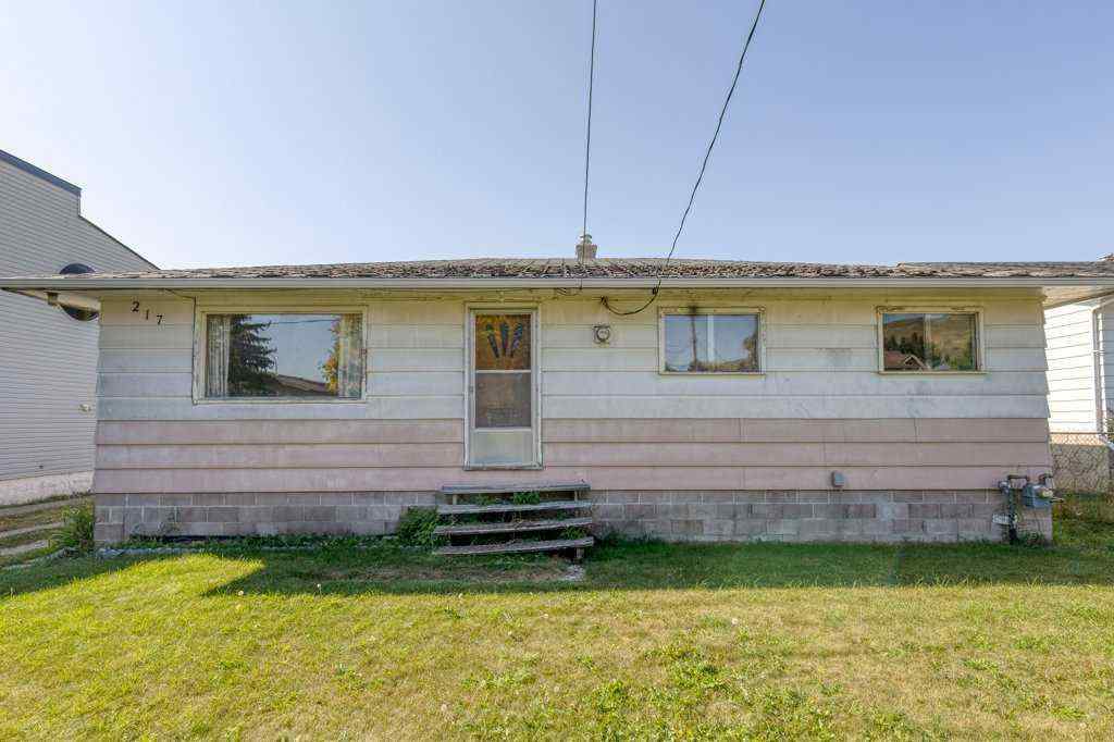 MLS® A2258907 - 217 Ross Avenue  in East End Cochrane, Residential