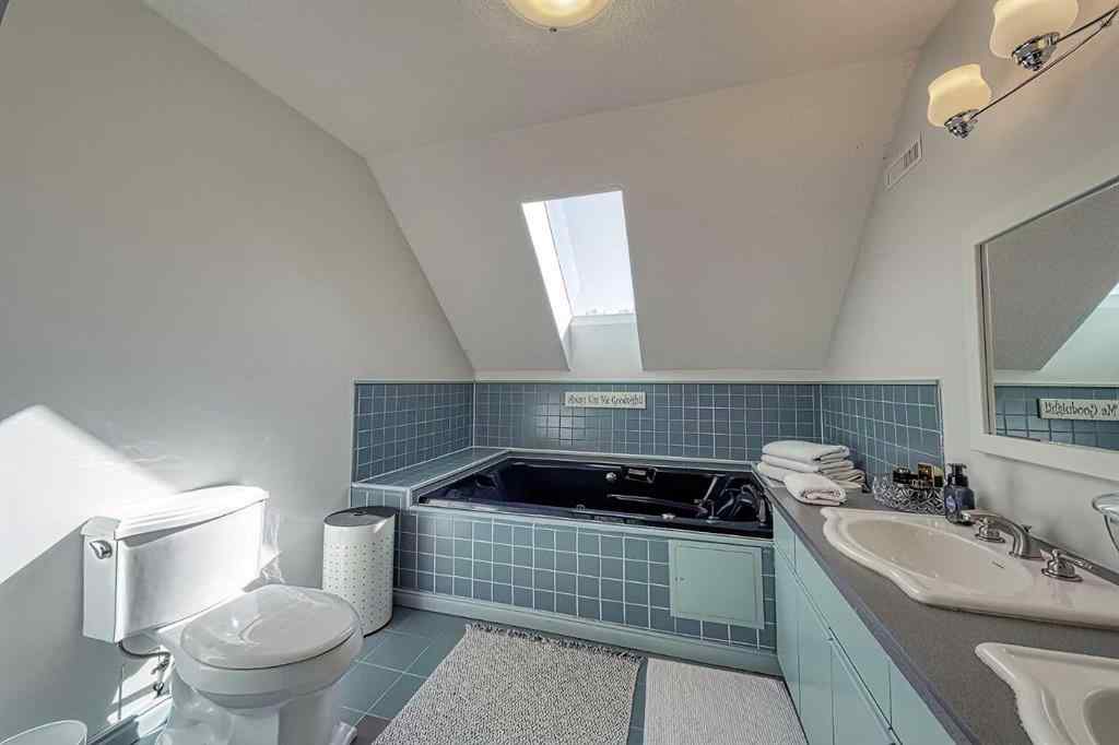 MLS® A2258908 - 260044 Bearspaw Road  in Bearspaw_Calg Rural Rocky View County, Residential