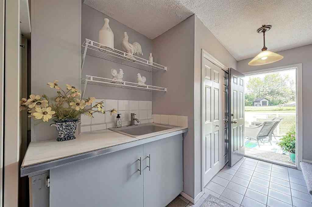 MLS® A2258908 - 260044 Bearspaw Road  in Bearspaw_Calg Rural Rocky View County, Residential