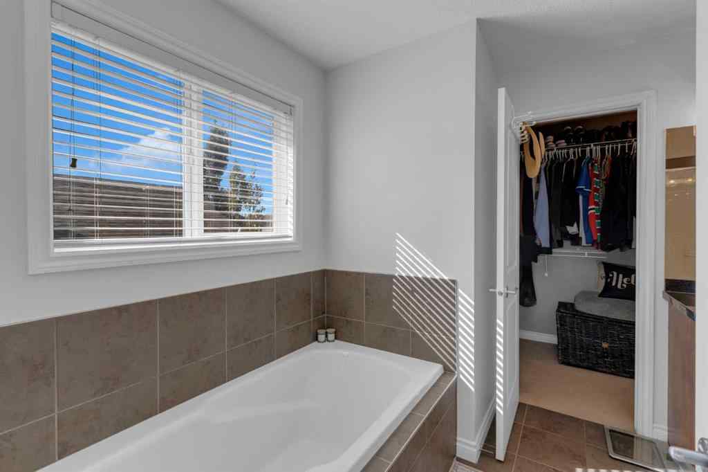 MLS® A2258909 - 139 Cove Close  in The Cove Chestermere, Residential