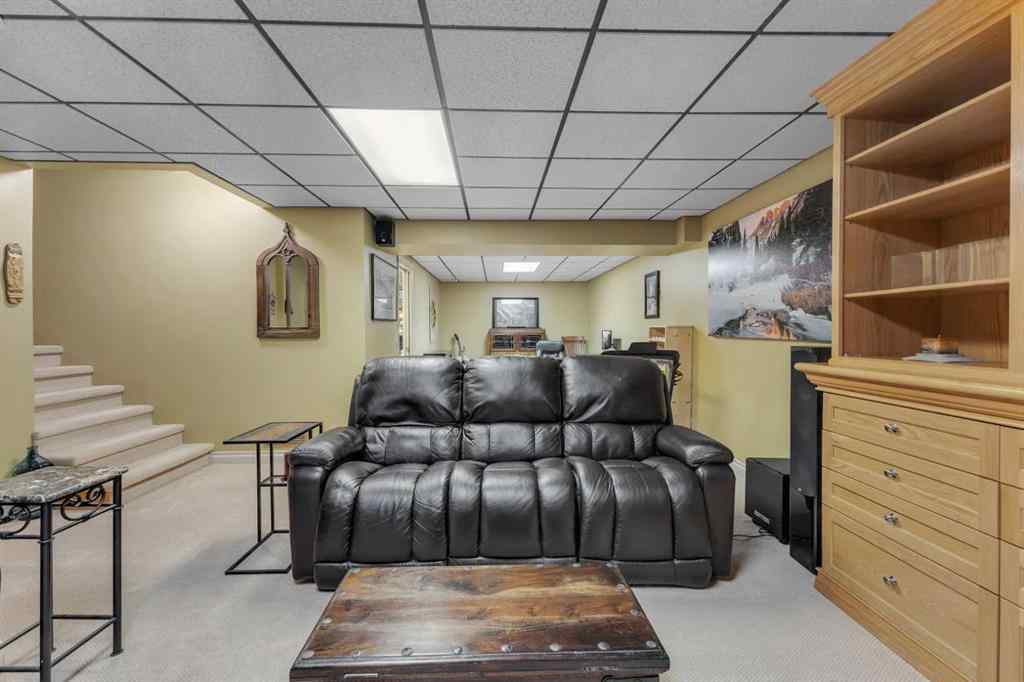 MLS® A2258931 - 395 Silvergrove Drive NW in Silver Springs Calgary, Residential