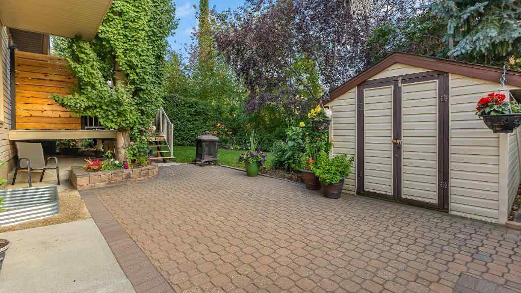 MLS® A2258931 - 395 Silvergrove Drive NW in Silver Springs Calgary, Residential