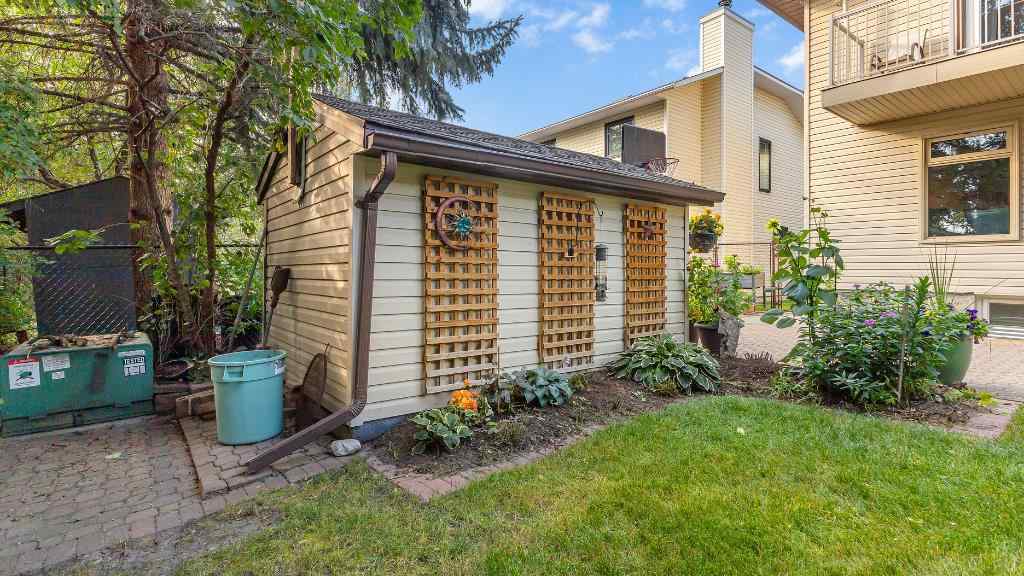 MLS® A2258931 - 395 Silvergrove Drive NW in Silver Springs Calgary, Residential