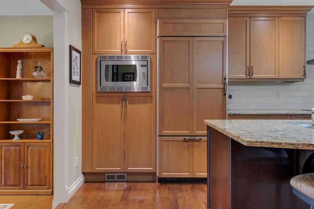 MLS® A2258931 - 395 Silvergrove Drive NW in Silver Springs Calgary, Residential