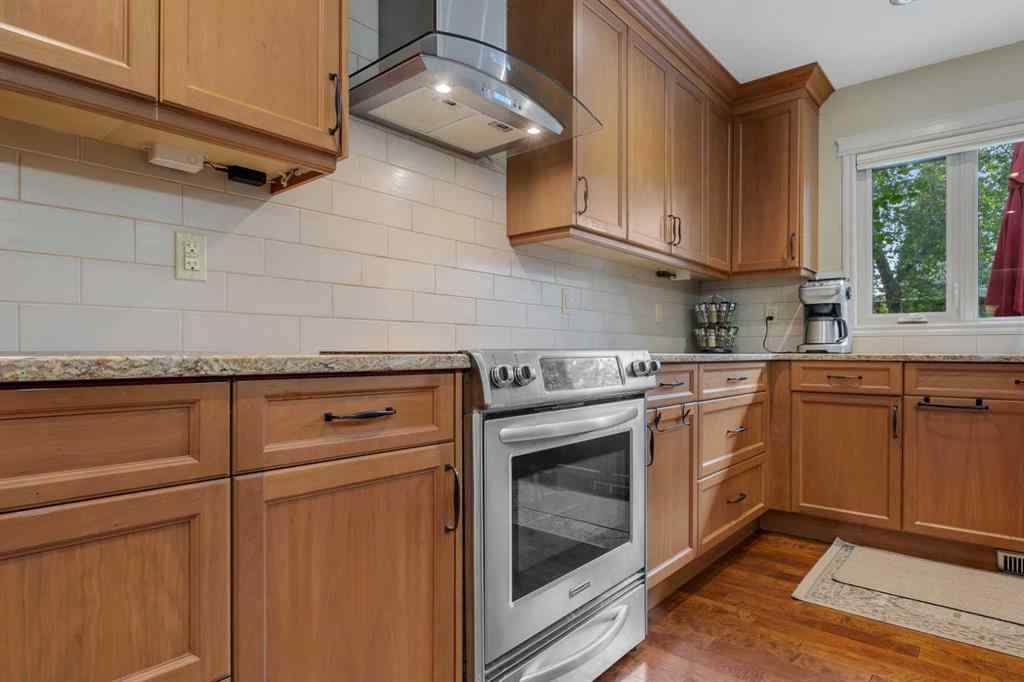 MLS® A2258931 - 395 Silvergrove Drive NW in Silver Springs Calgary, Residential