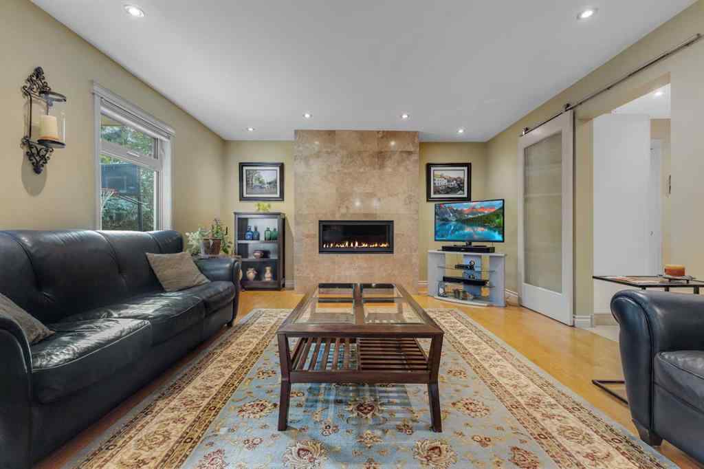 MLS® A2258931 - 395 Silvergrove Drive NW in Silver Springs Calgary, Residential