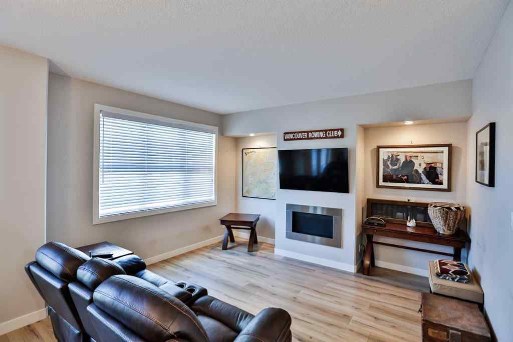 MLS® A2258936 - Unit #2 77 Aquitania Circle W in The Crossings Lethbridge, Residential