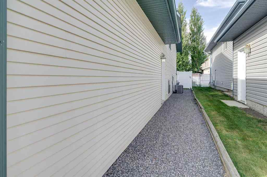 MLS® A2258945 - 50 Livingston Close  in Lincoln Park Lacombe, Residential