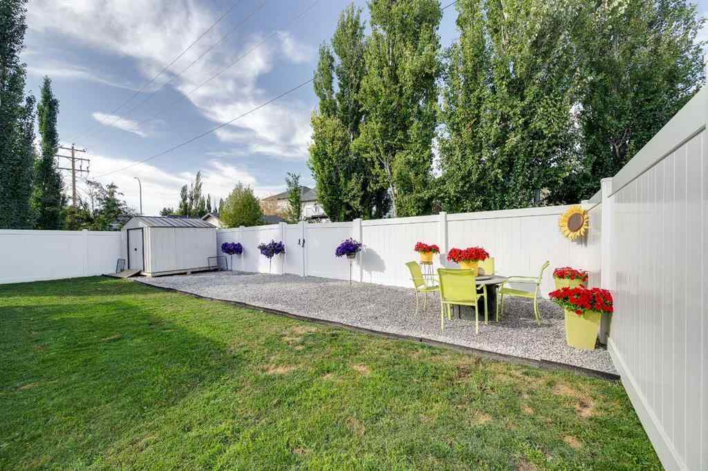 MLS® A2258945 - 50 Livingston Close  in Lincoln Park Lacombe, Residential