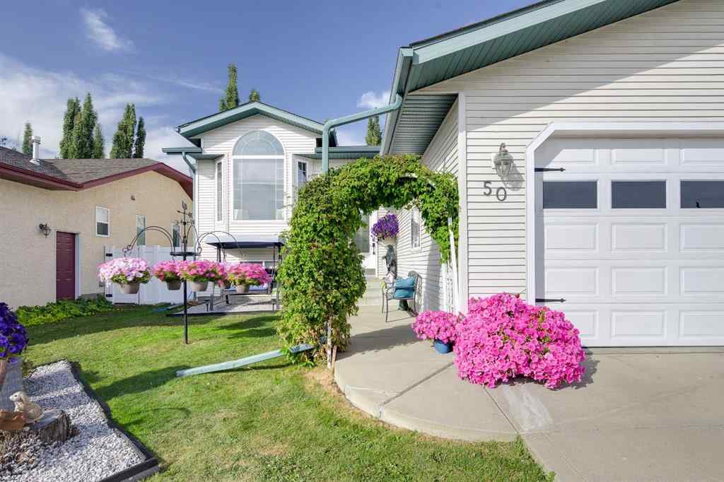 MLS® A2258945 - 50 Livingston Close  in Lincoln Park Lacombe, Residential