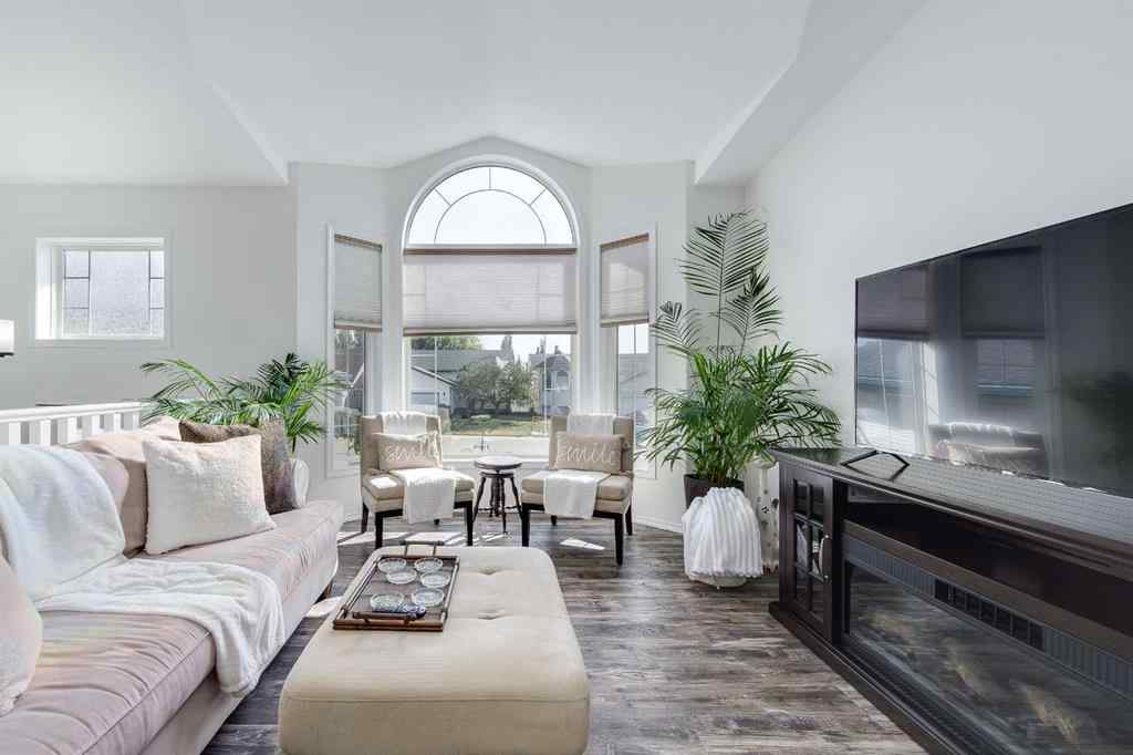 MLS® A2258945 - 50 Livingston Close  in Lincoln Park Lacombe, Residential
