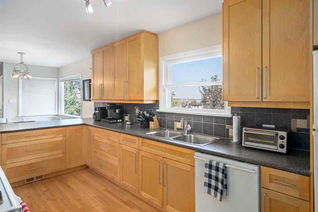 MLS® A2258953 - 1437 23 Street SW in Scarboro/Sunalta West Calgary, Residential