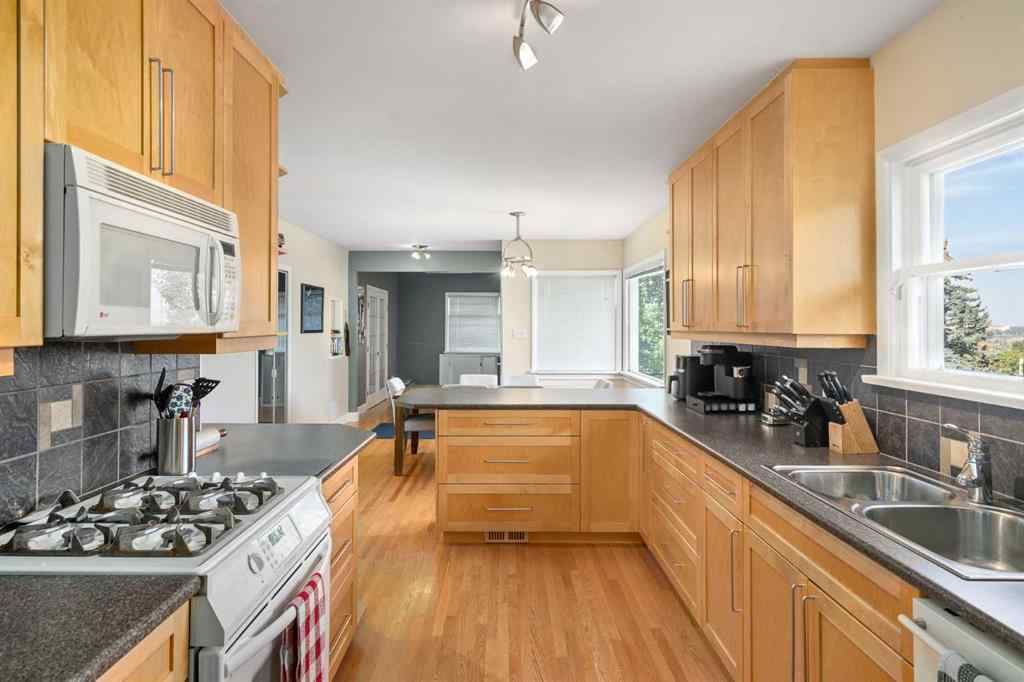 MLS® A2258953 - 1437 23 Street SW in Scarboro/Sunalta West Calgary, Residential