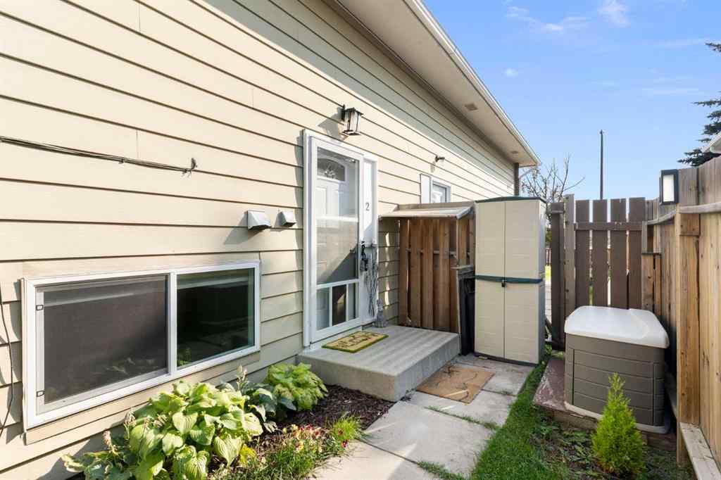 MLS® A2258955 - Unit #2 524 First Street E in East End Cochrane, Residential