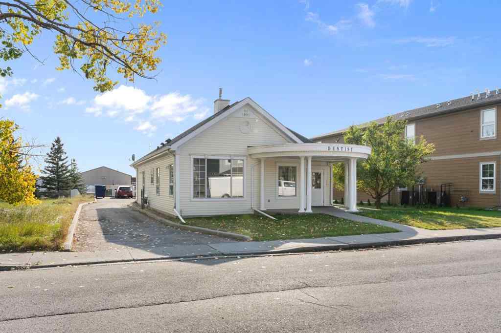 MLS® A2258955 - Unit #2 524 First Street E in East End Cochrane, Residential