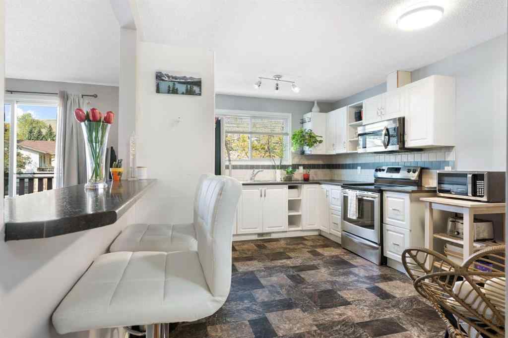 MLS® A2258955 - Unit #2 524 First Street E in East End Cochrane, Residential