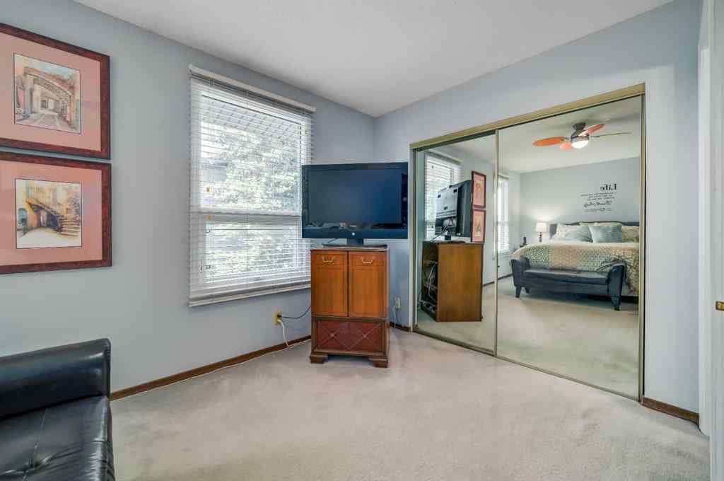 MLS® A2258963 - Unit #4 10910 Bonaventure Drive  in Willow Park Calgary, Residential